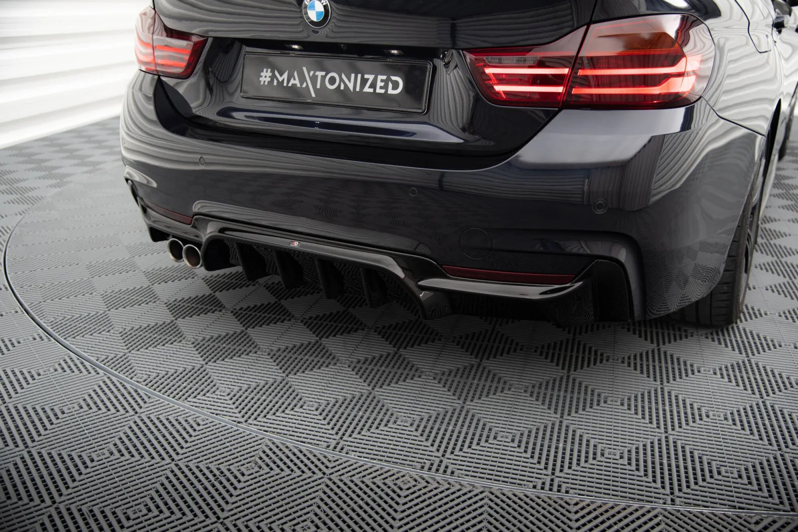 Rear Valance compatible with BMW 4 Coupe / Gran Coupe / Cabrio M-Pack F32 / F36 / F33 (Version with exhaust on one side)