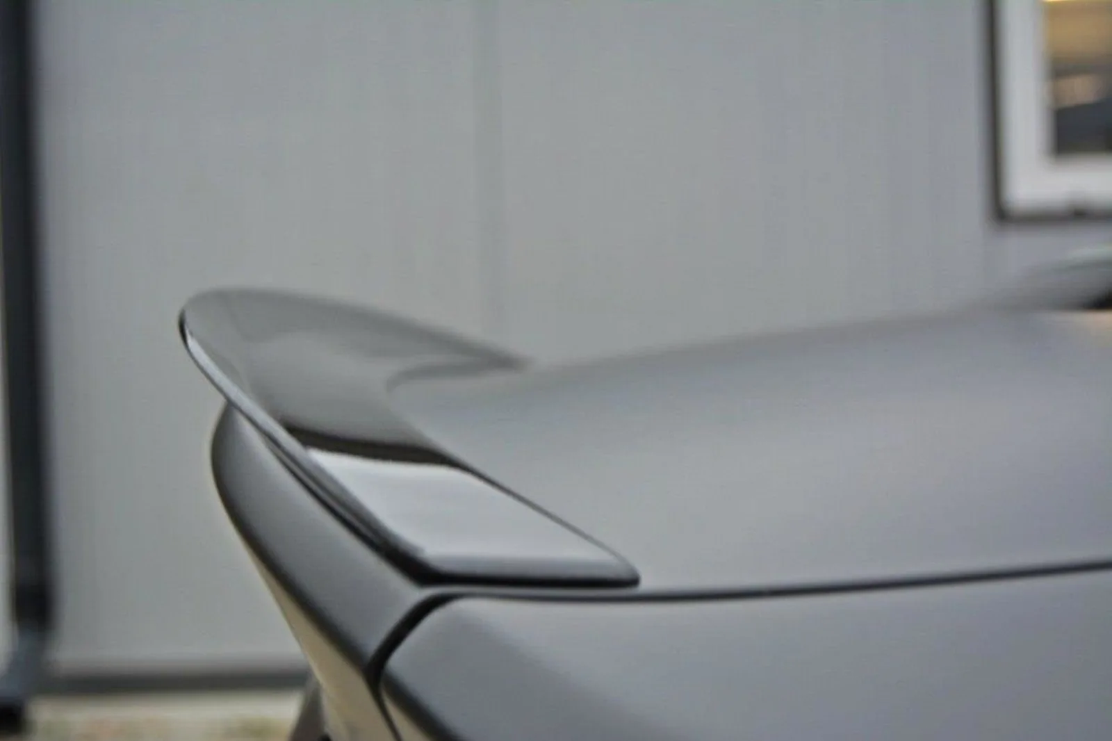Spoiler Cap compatible with Aston Martin V8 Vantage