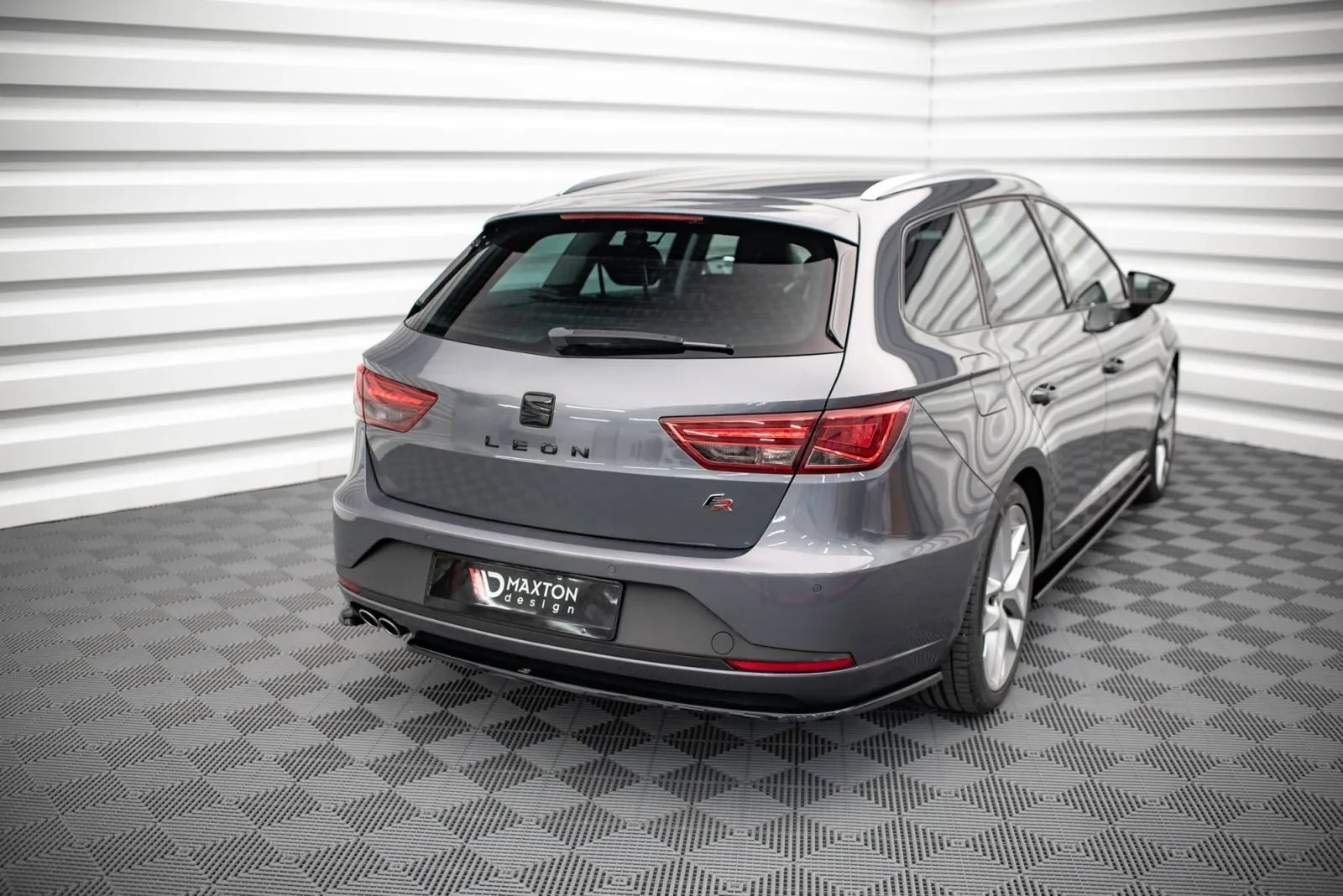 Rear Side Splitters V.1 compatible with Seat Leon FR Sportstourer Mk3