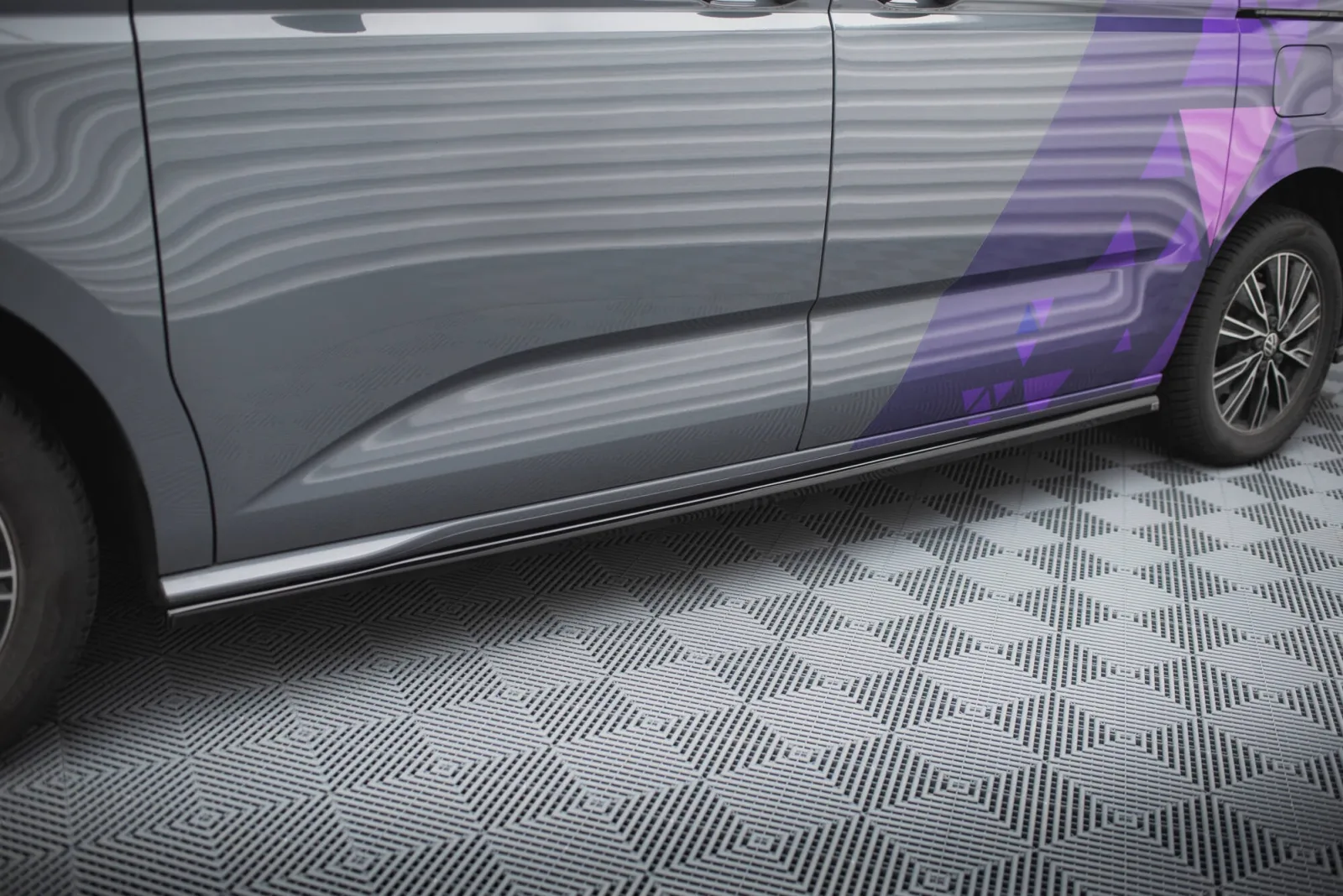 Side Skirts Diffusers compatible with Volkswagen Multivan T7