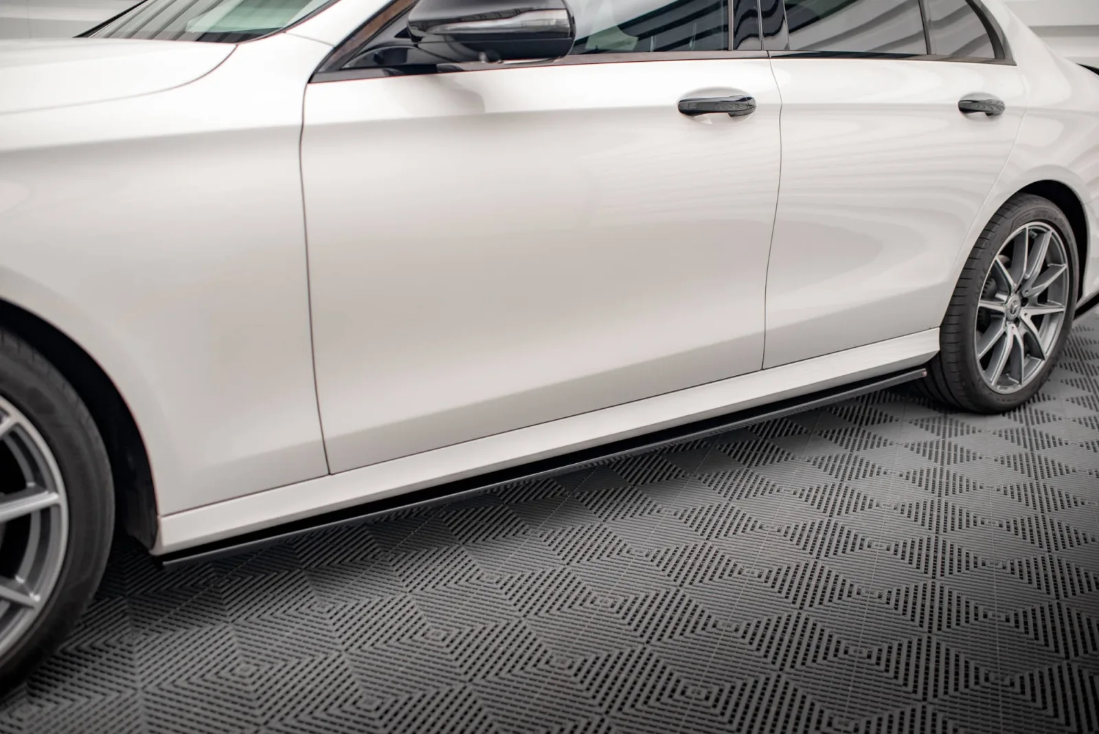 Side Skirts Diffusers compatible with Mercedes-Benz E AMG-Line W213 Facelift