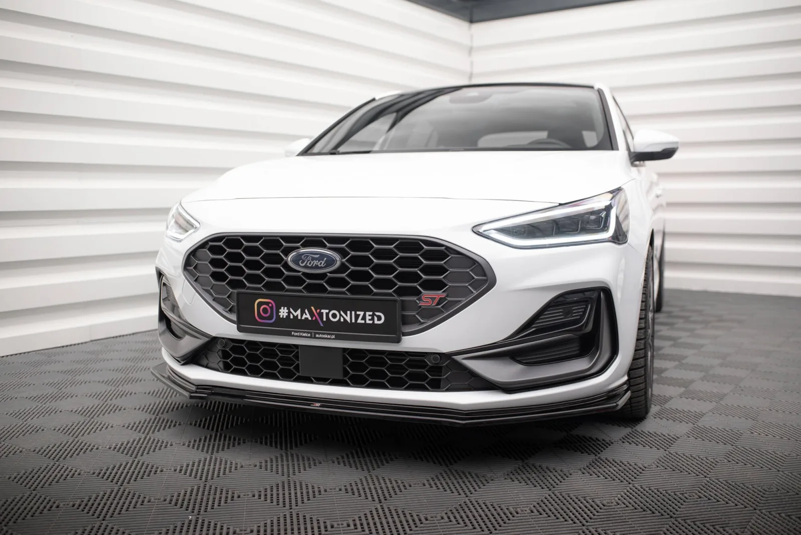Front Splitter V.5 compatible with Ford Focus ST / ST-Line Mk4 Facelift