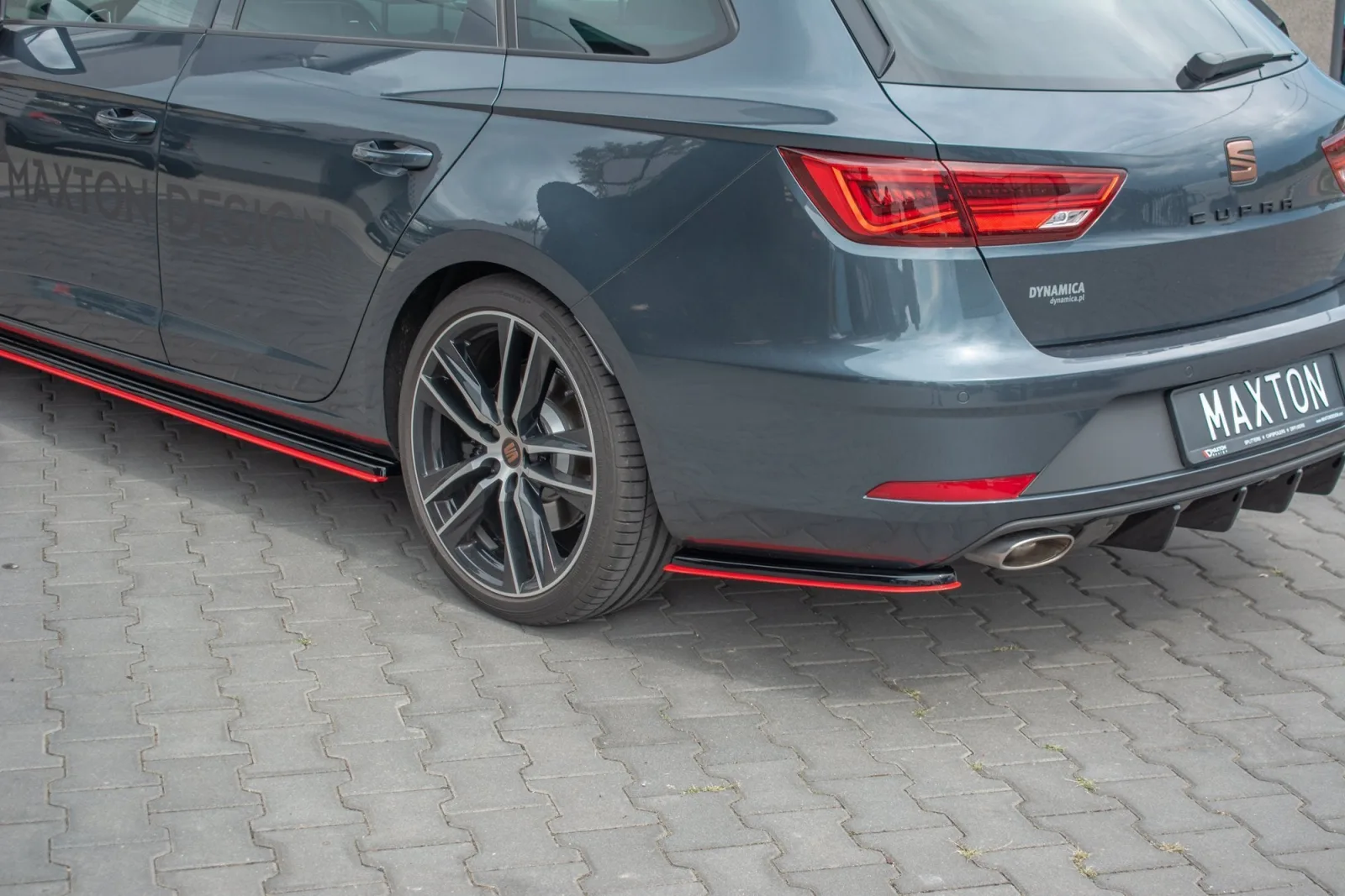 Rear Side Splitters V.4 compatible with Seat Leon Cupra Mk3 FL Sportstourer