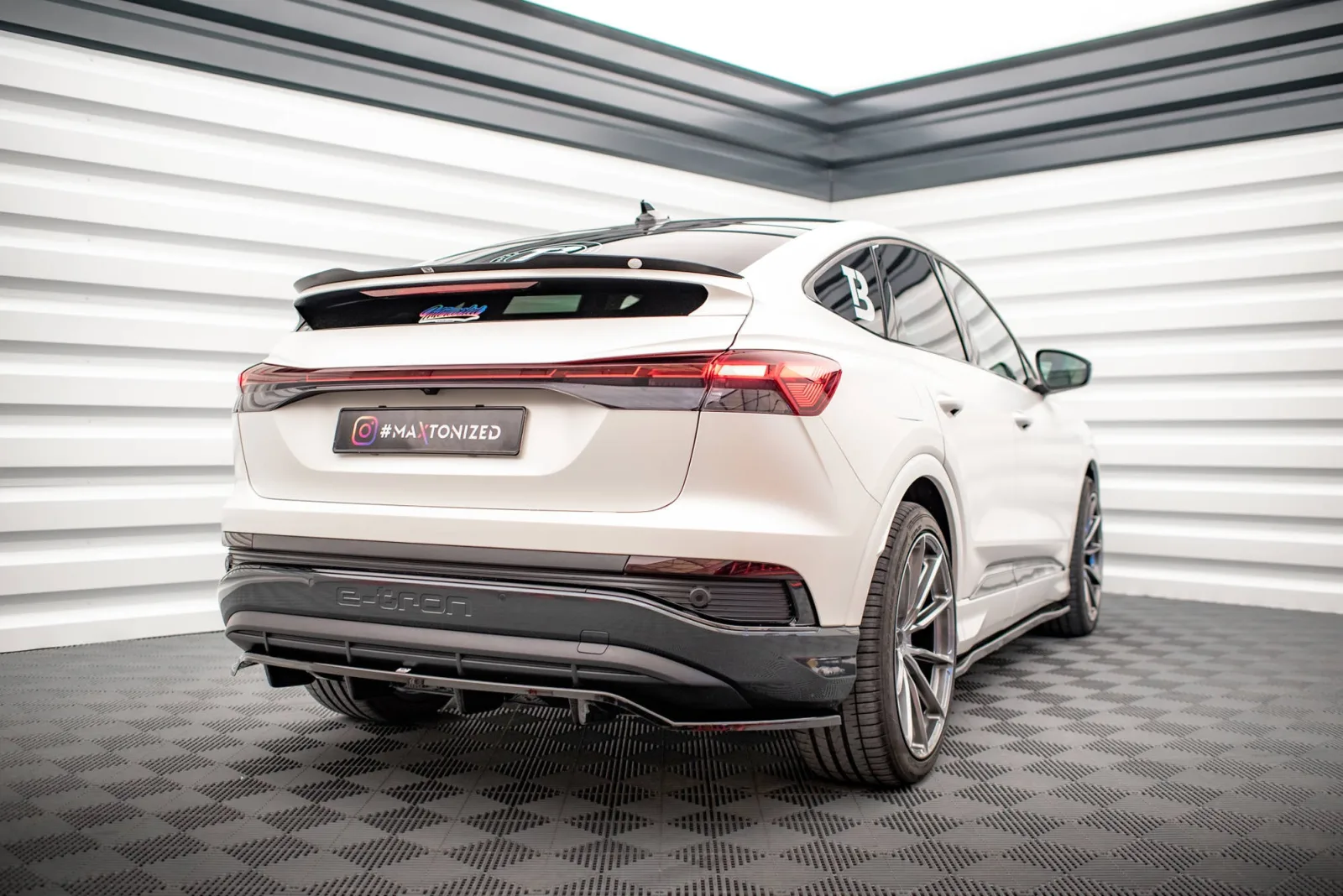 Rear Splitter (With Diffuser) compatible with Audi Q4 e-tron Sportback S-line Mk1