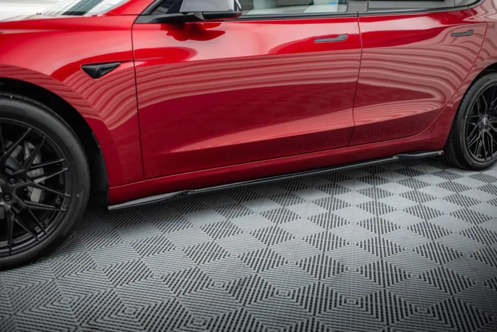 Side Skirts Diffusers V.2 compatible with Tesla Model 3 Mk1 / Mk1 Facelift
