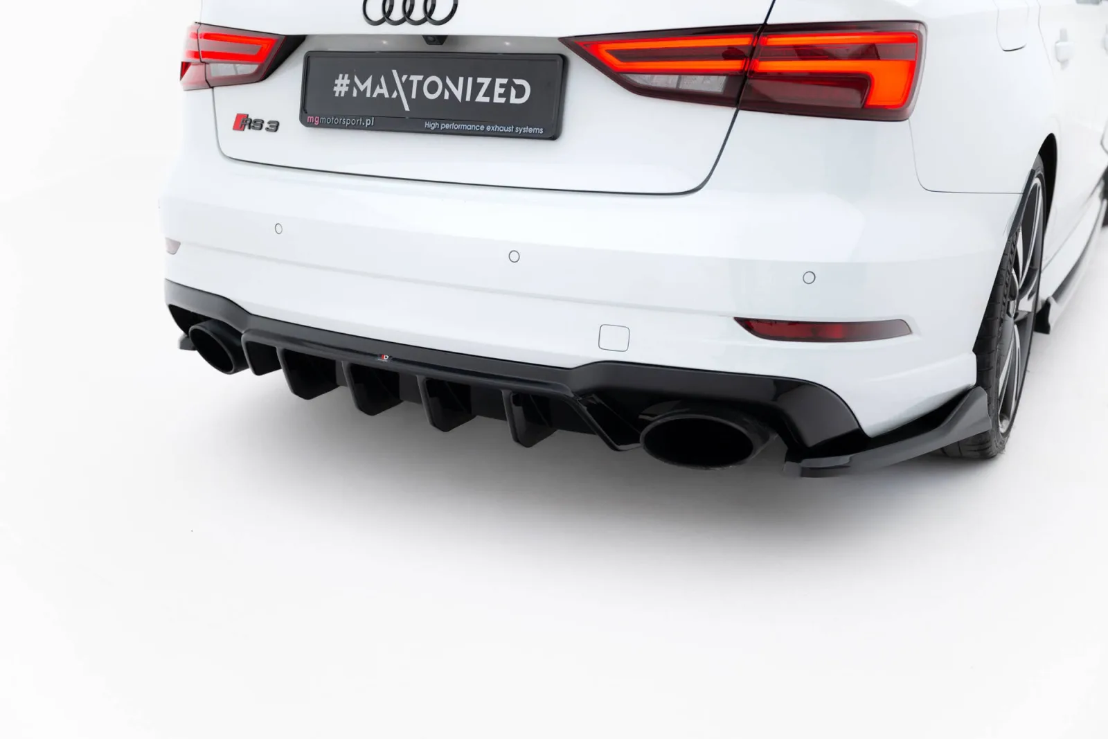 Rear Valance V.2 compatible with Audi RS3 Sedan 8V Facelift