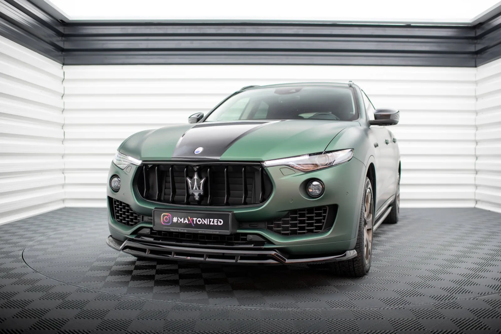 Front Splitter V.2 compatible with Maserati Levante Mk1