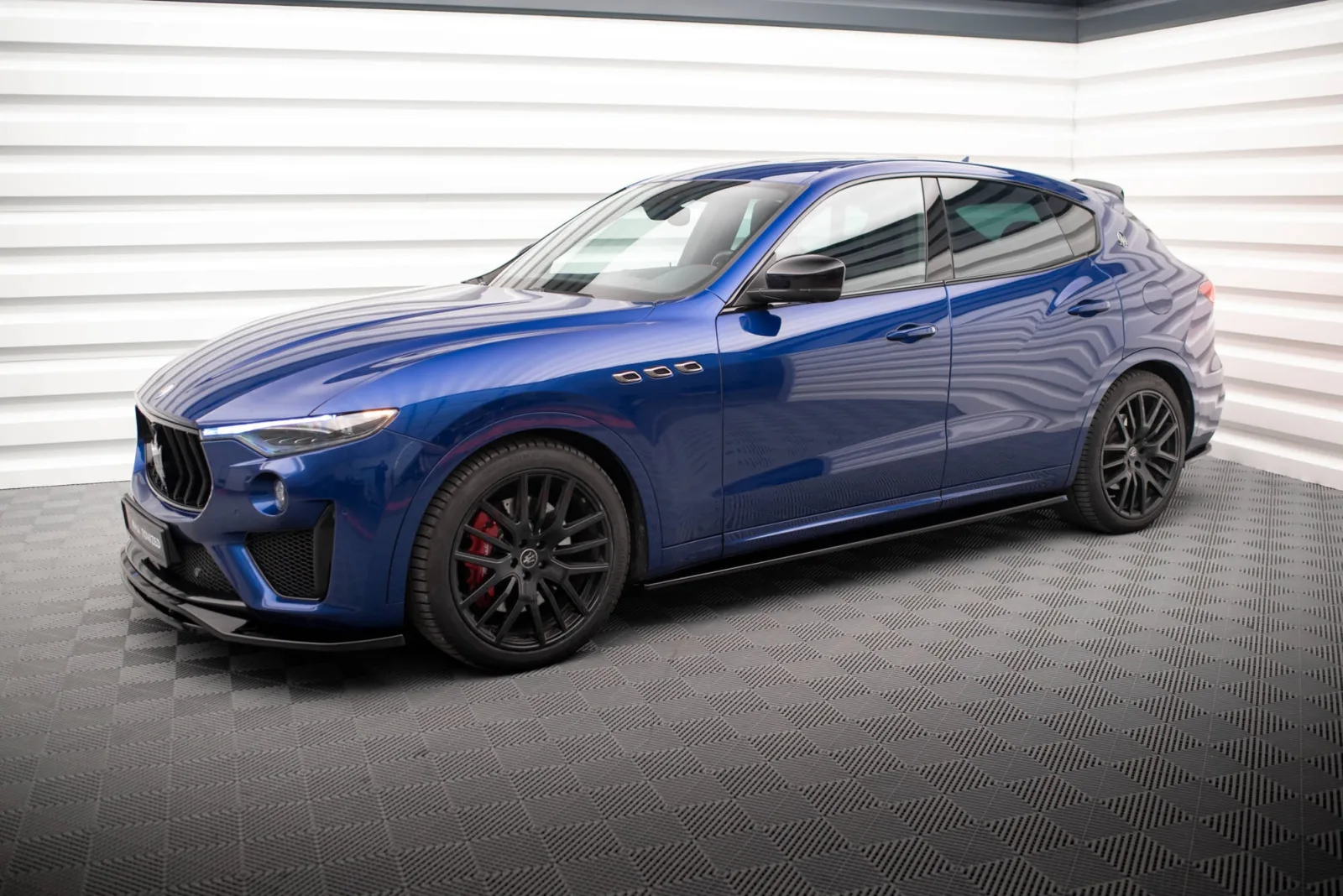 Set of Splitters compatible with Maserati Levante GTS Mk1