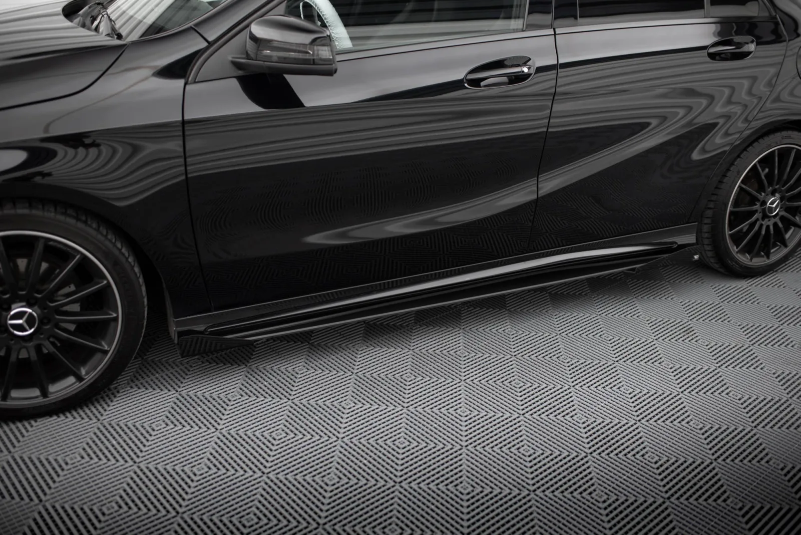 Side Skirts Diffusers Street Pro + Flaps compatible with Mercedes-Benz A AMG-Line W176 Facelift