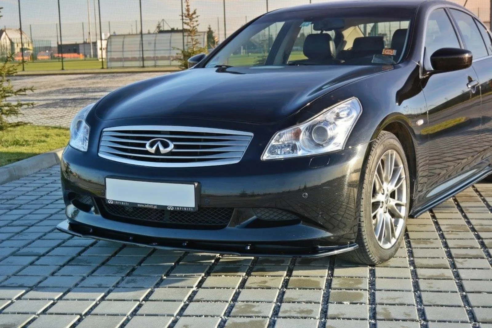 Front Splitter V.1 compatible with Infiniti G37 Sedan