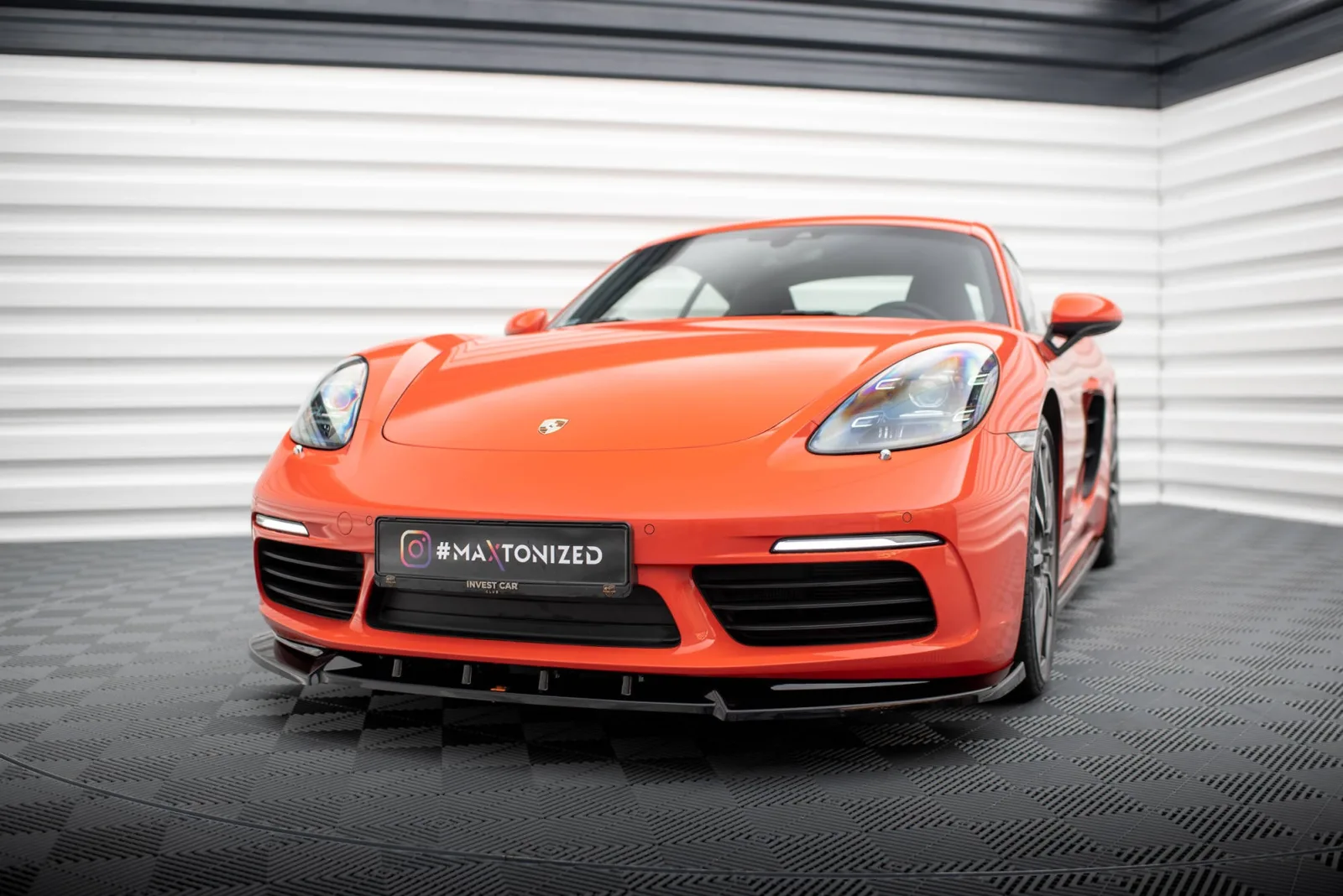Front Splitter V.1 compatible with Porsche 718 Cayman 982c