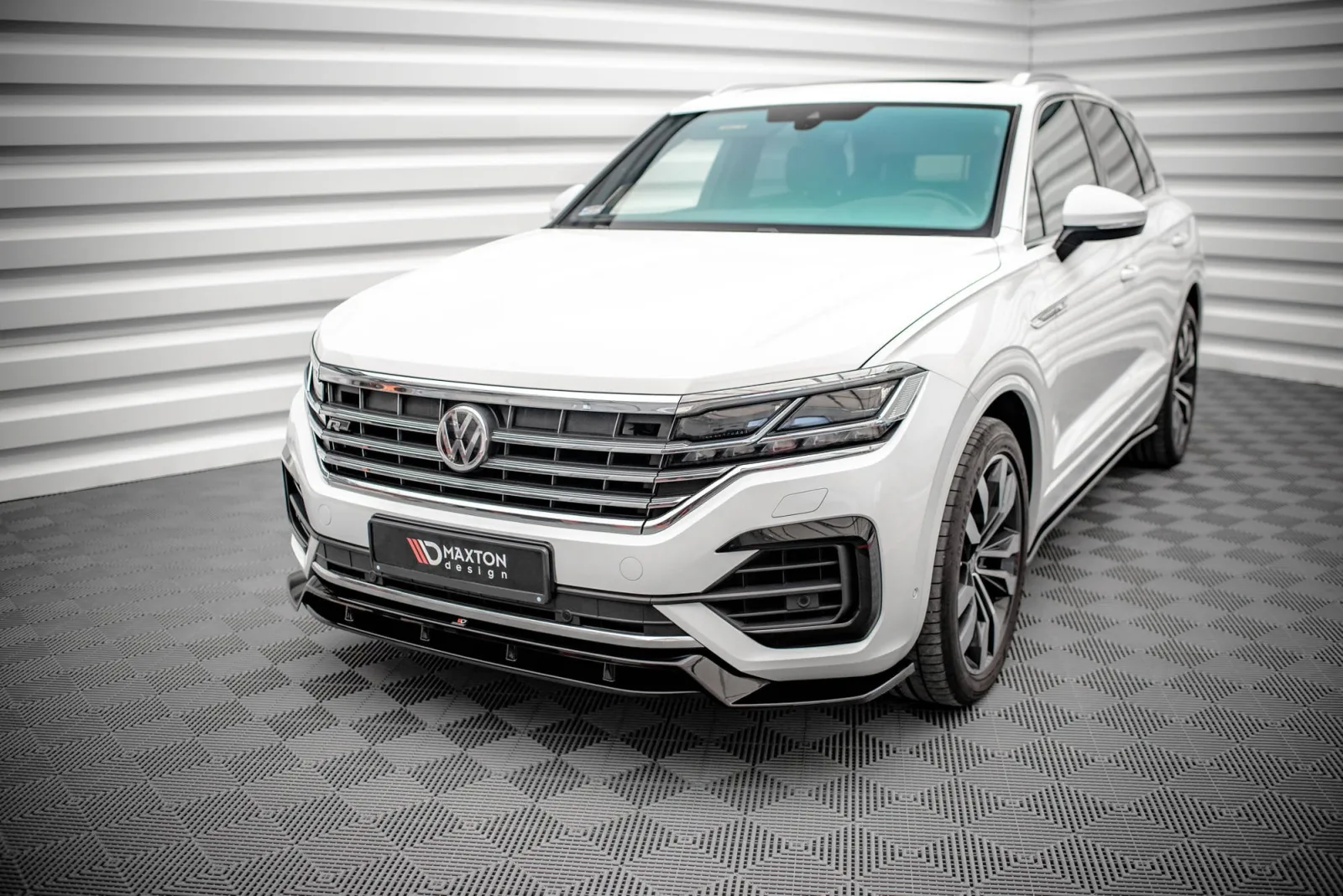 Front Splitter compatible with Volkswagen Touareg R-Line Mk3