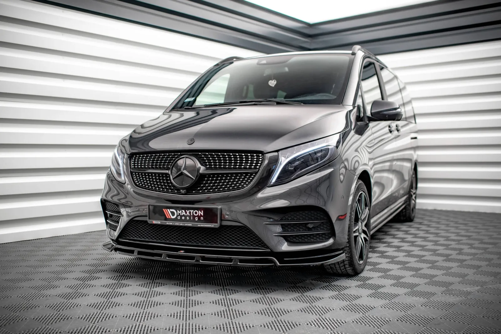Front Splitter V.5 compatible with Mercedes-Benz V-Class AMG-Line W447