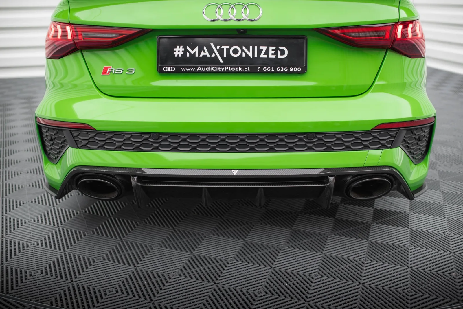 Prepreg Carbon Rear Diffuser compatible with Audi RS3 8Y