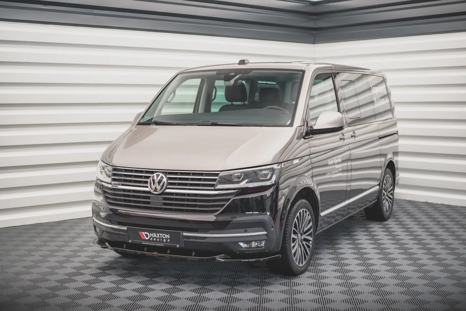 Front Splitter V.2 compatible with Volkswagen T6.1