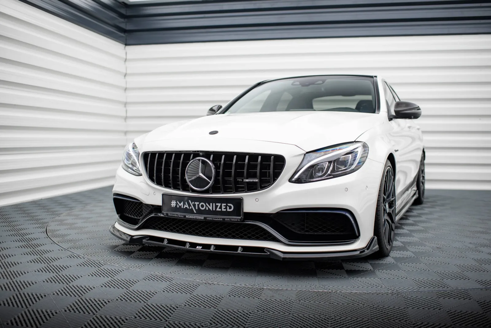Front Splitter V.2 compatible with Mercedes-AMG C63 Sedan / Estate W205 / S205