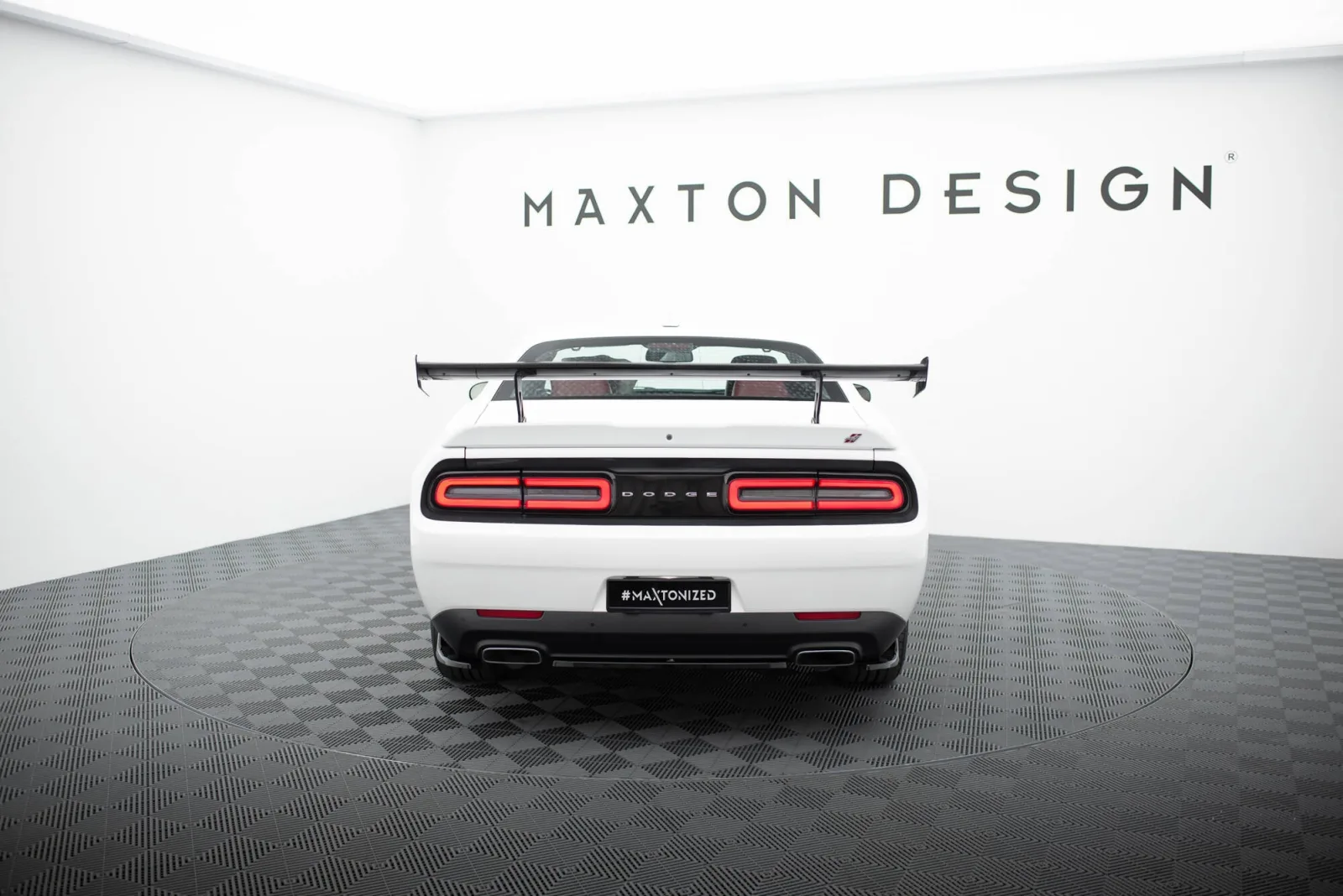 Carbon Spoiler compatible with Dodge Challenger Mk3