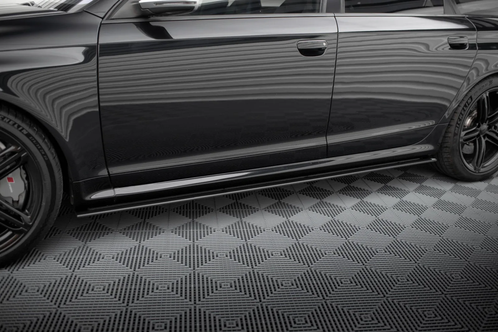 Side Skirts Diffusers Street Pro compatible with Audi RS6 Avant C6