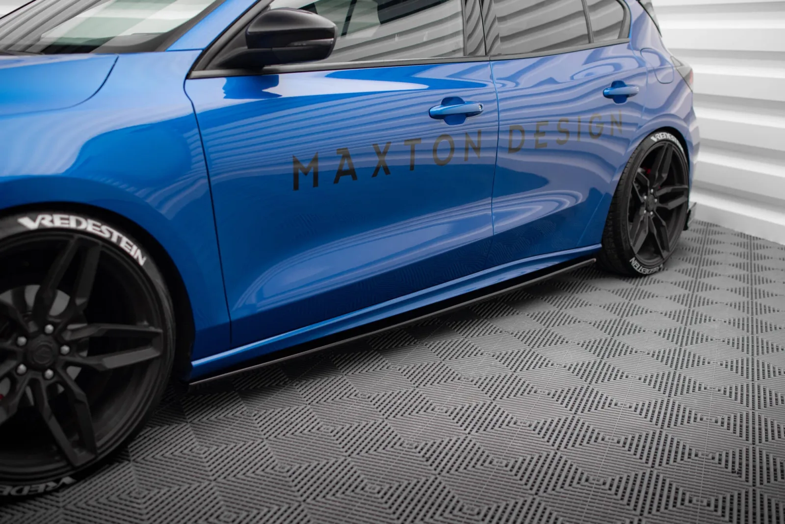 Side Skirts Diffusers V.2 compatible with Ford Focus ST / ST-Line Mk4