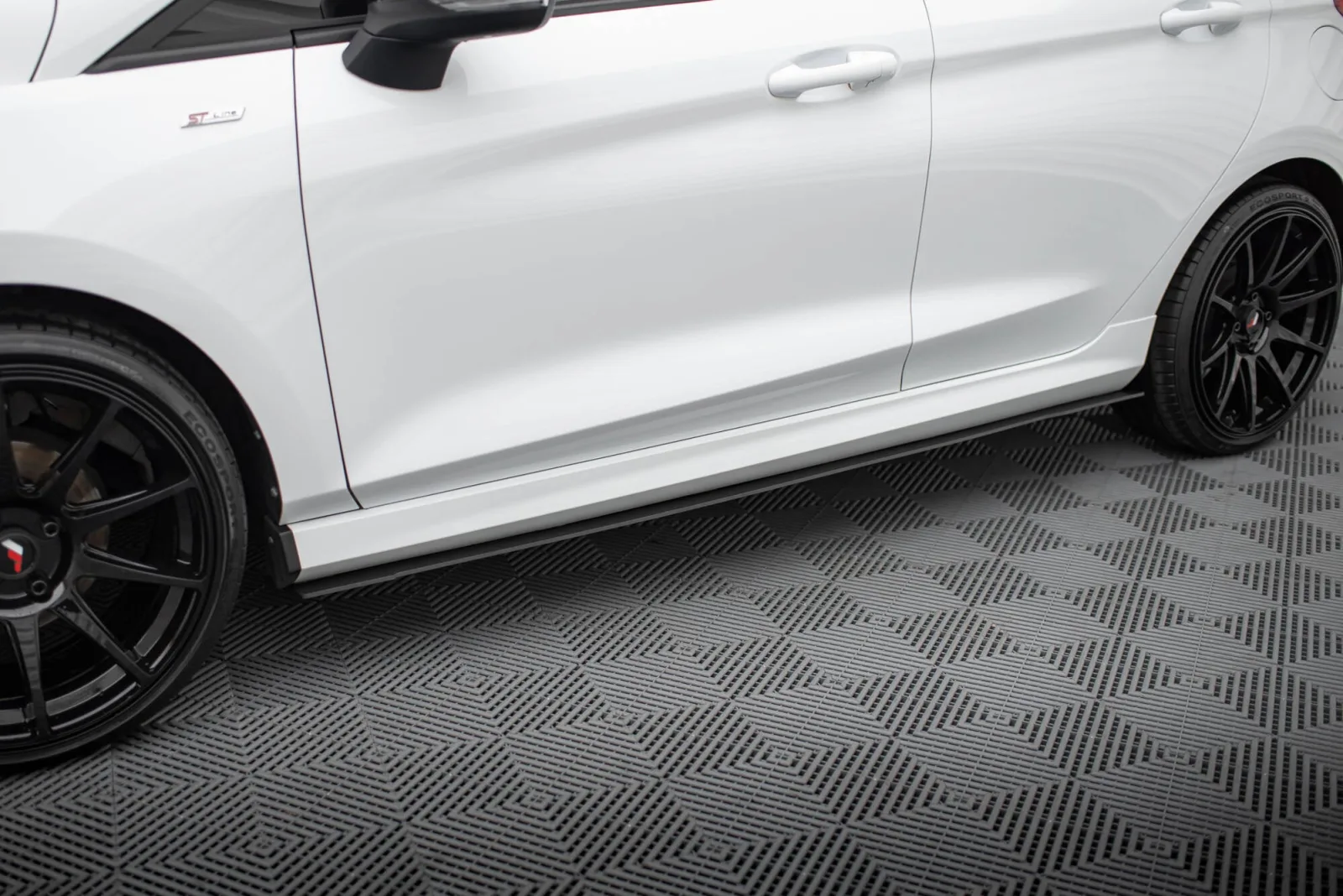 Side Skirts Diffusers Racing V.2 compatible with Ford Fiesta Mk8 ST / ST-Line