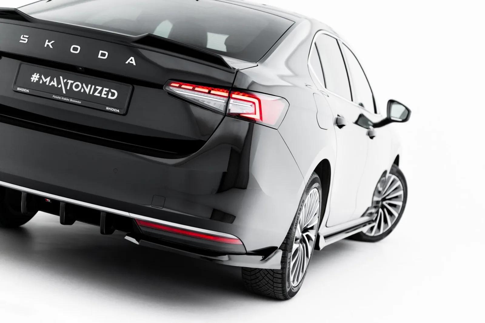 Rear Side Splitters V.2 compatible with Skoda Superb Mk4