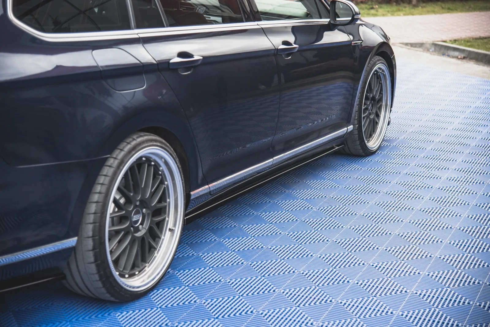 Side Skirts Diffusers compatible with Volkswagen Passat B8