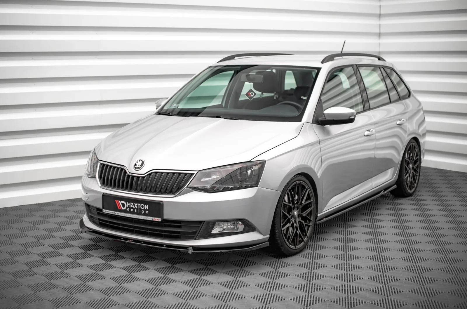 Front Splitter V.1 compatible with Skoda Fabia Mk3