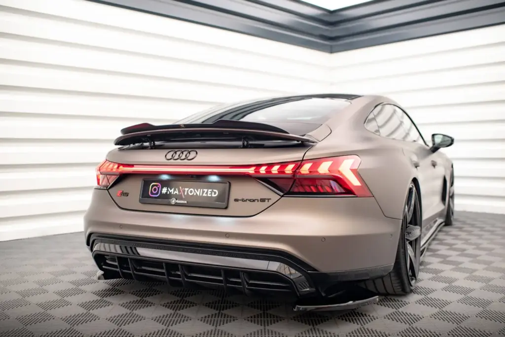 Spoiler Cap compatible with Audi e-Tron GT / RS GT RS Mk1