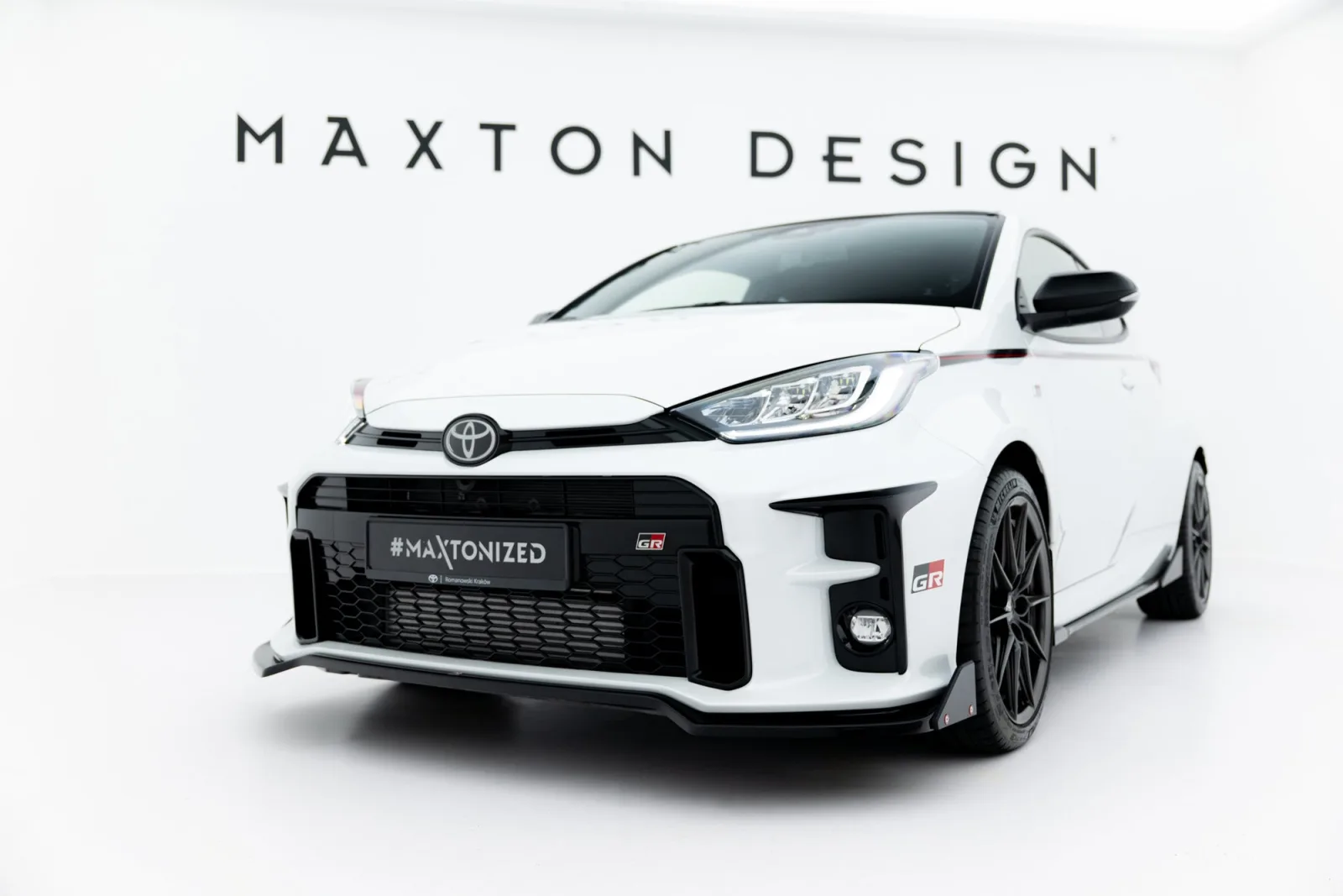 Front Splitter V.3 + Flaps compatible with Toyota GR Yaris Mk4