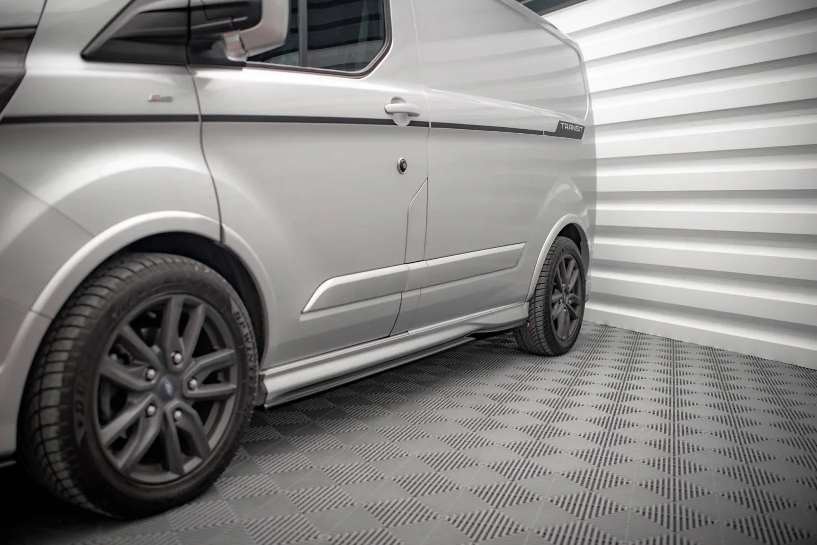 Side Skirts Diffusers compatible with Ford Transit Custom ST-Line Mk1 Facelift