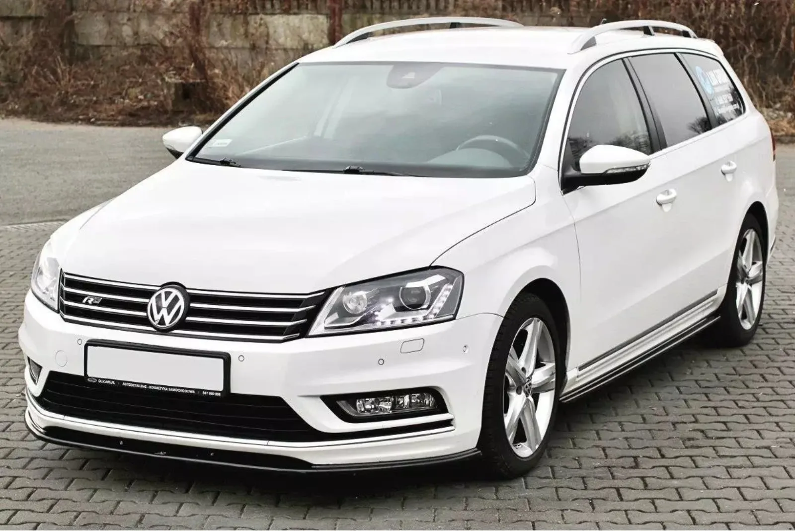Front Splitter V.1 compatible with Volkswagen Passat R-Line B7