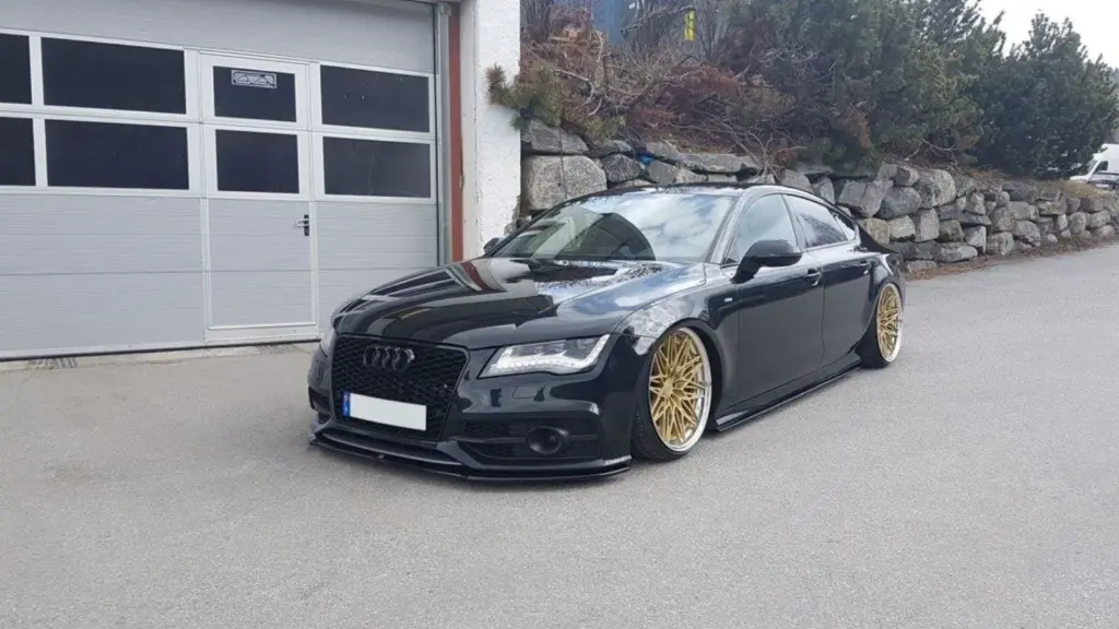 Front Splitter V.1 compatible with Audi S7 / A7 S-Line C7