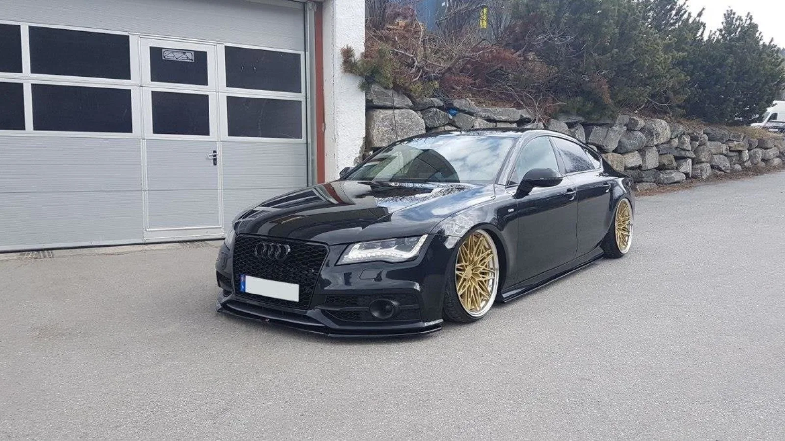 Front Splitter V.1 compatible with Audi S7 / A7 S-Line C7