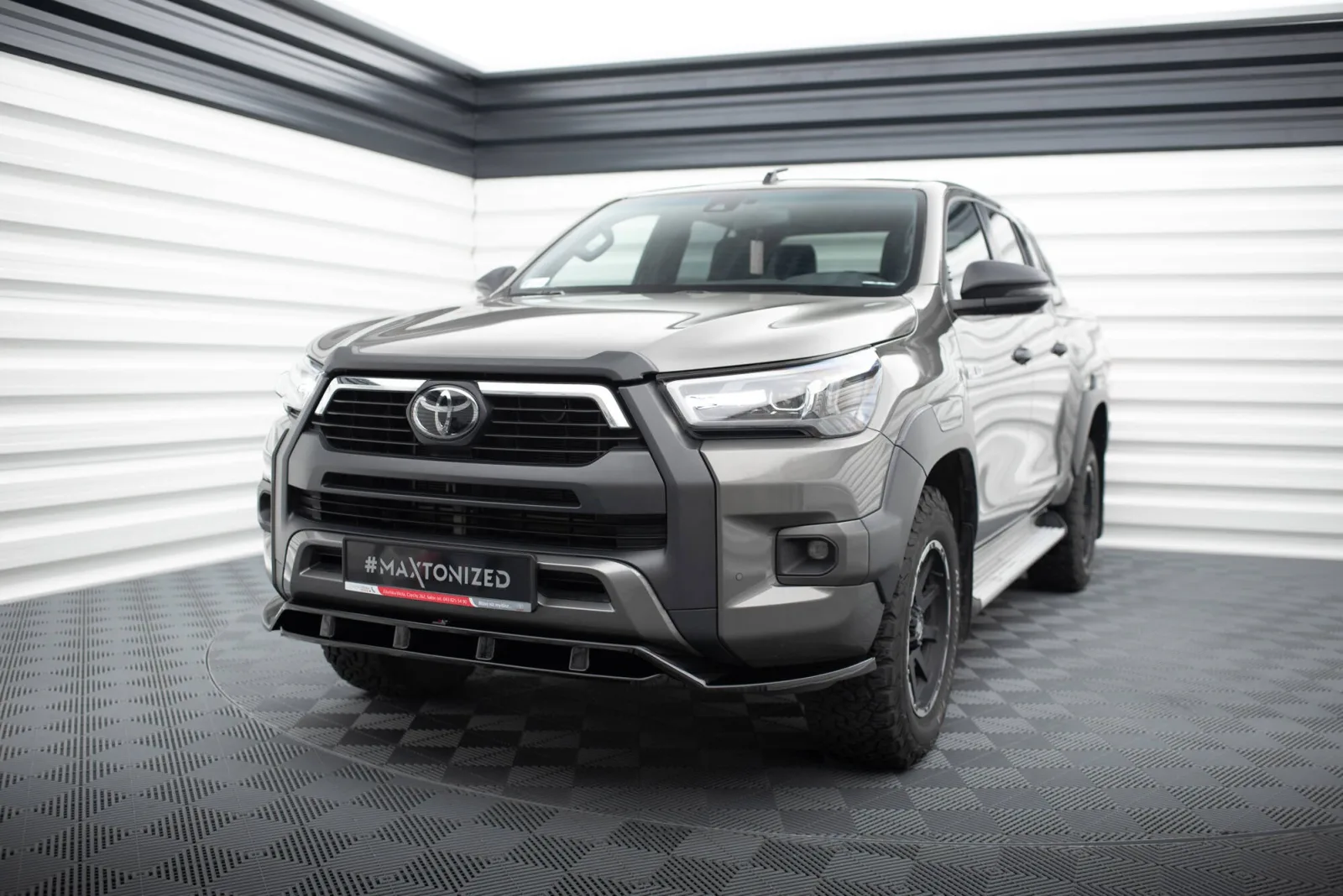 Front Splitter compatible with Toyota Hilux Invincible Mk8 Facelift