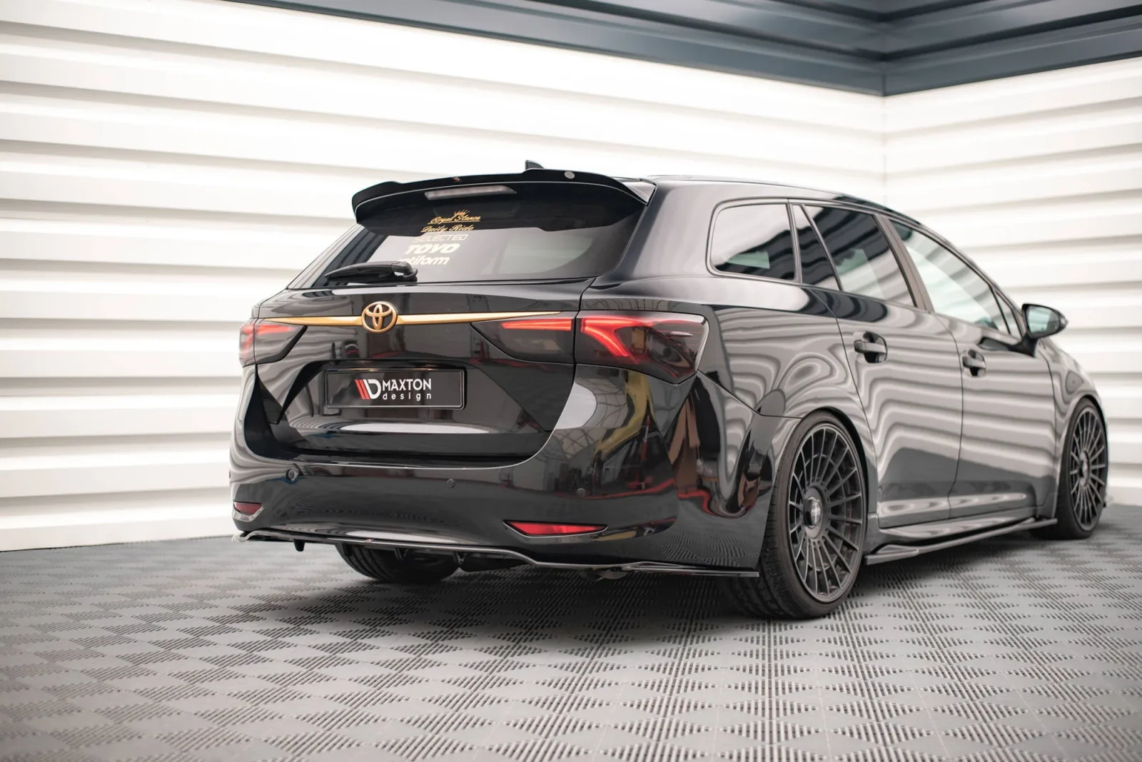 Spoiler Cap compatible with Toyota Avensis Mk3 Facelift Wagon