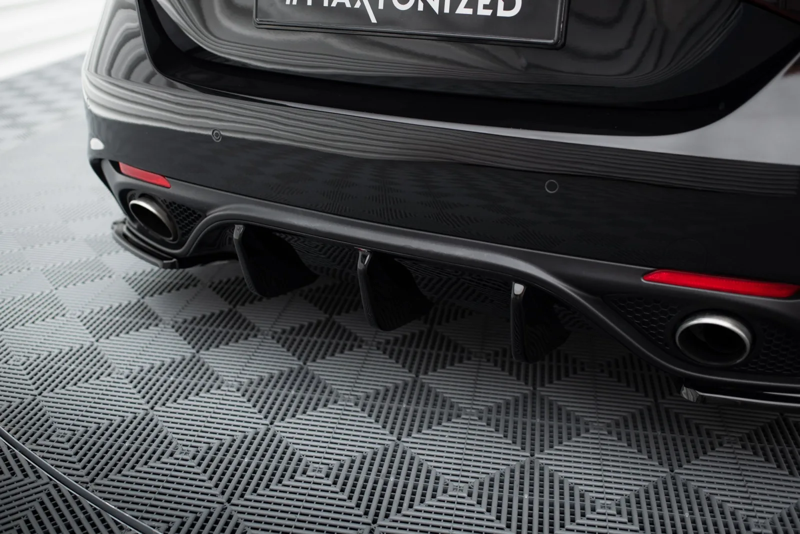 Rear Valance compatible with ALFA ROMEO GIULIA VELOCE