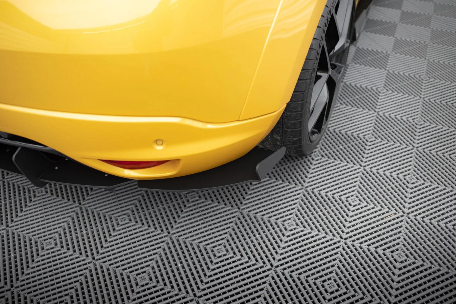 Rear Side Splitters compatible with Renault Megane III RS