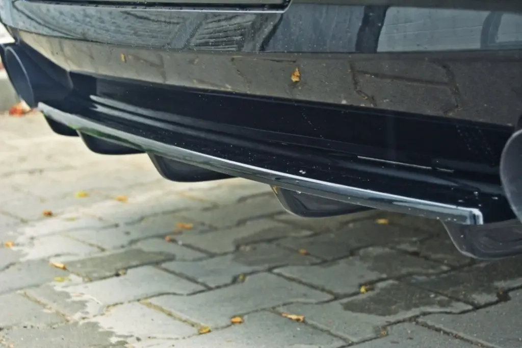 Rear Splitter compatible with BMW 5 M-Pack Sedan/Touring F10/F11 (2 double Exhaust Tips)