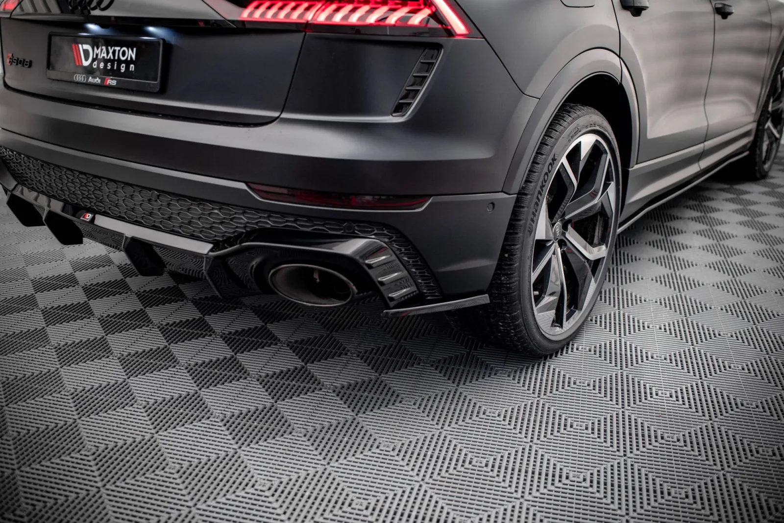 Rear Side Splitters V.2 compatible with Audi RSQ8 Mk1