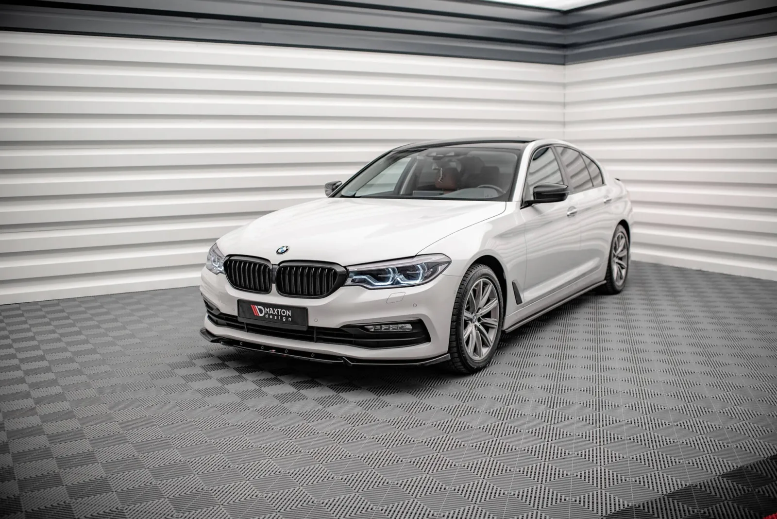 Set of Splitters compatible with BMW 5 Sedan G30