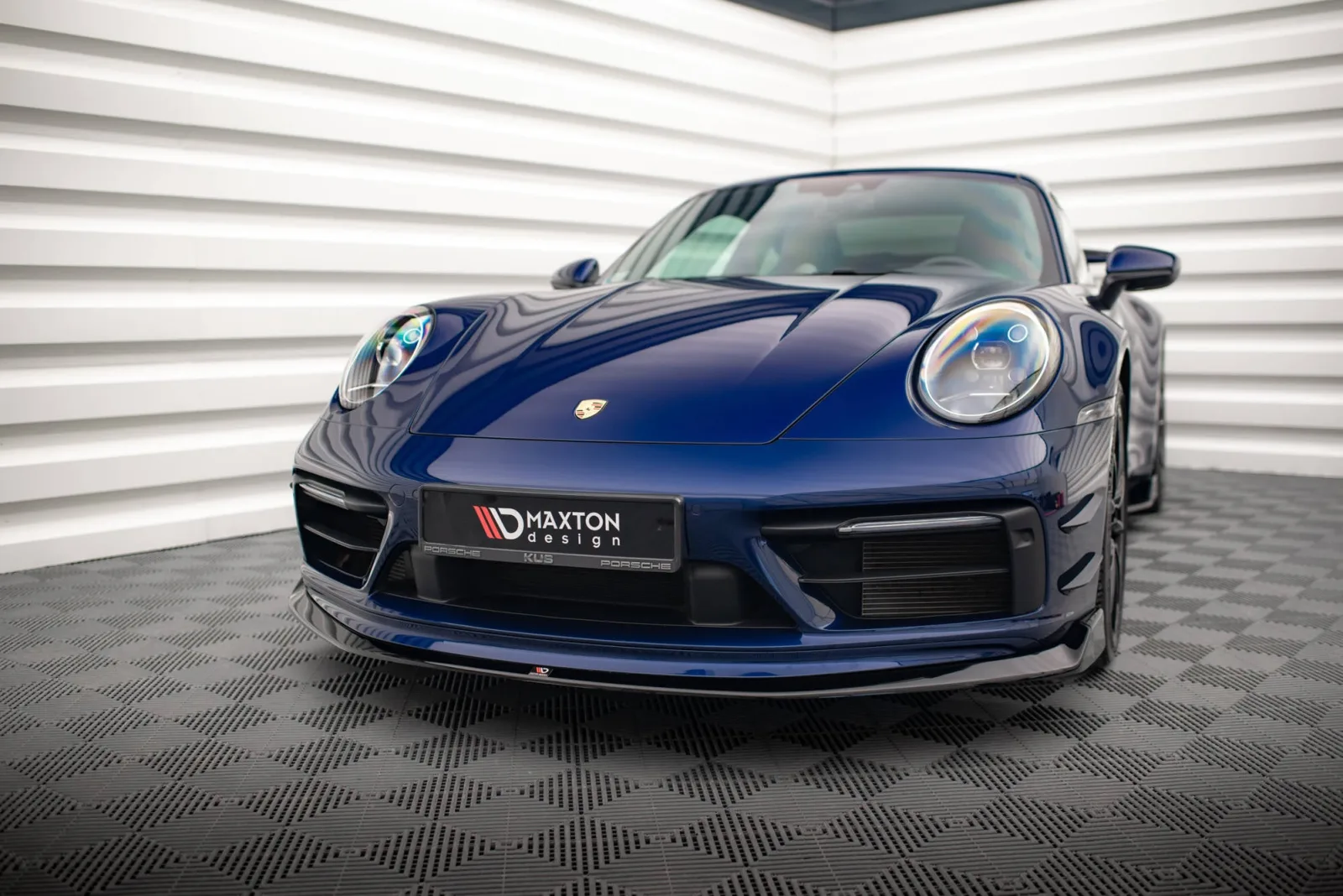 Front Splitter V.2 compatible with Porsche 911 Carrera Aero / Carrera GTS 992