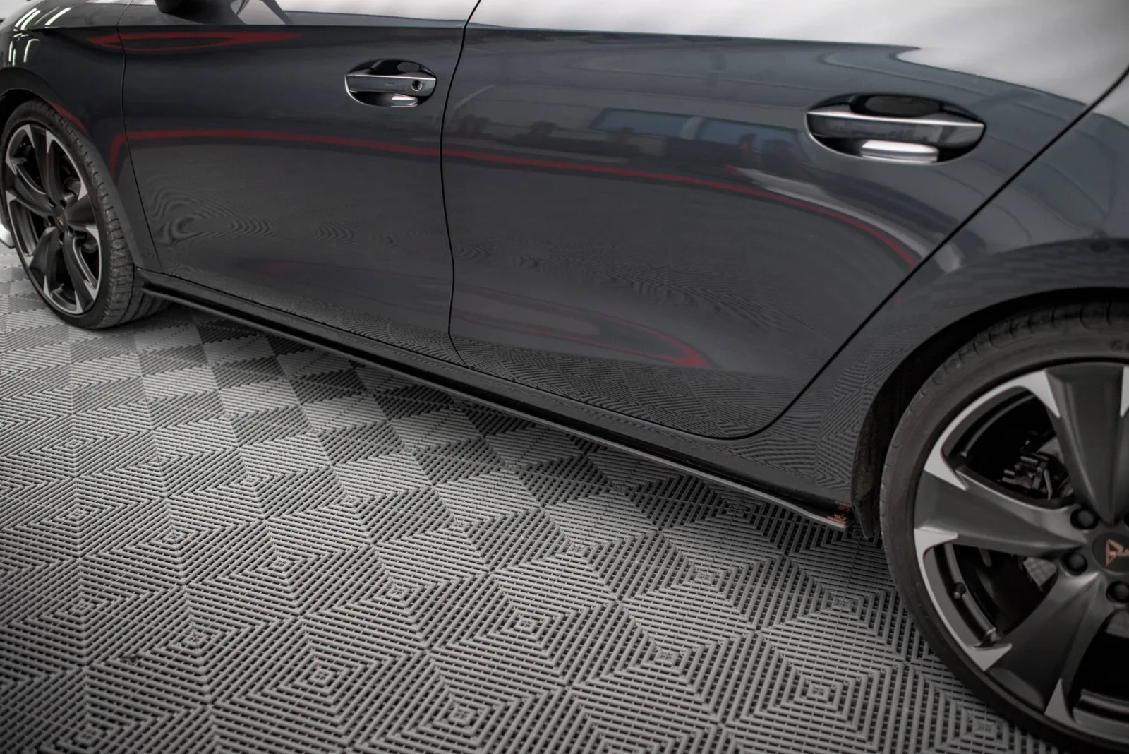 Side Skirts Diffusers Street Pro compatible with Cupra Leon ST / Hatchback Mk1 / Mk1 Facelift