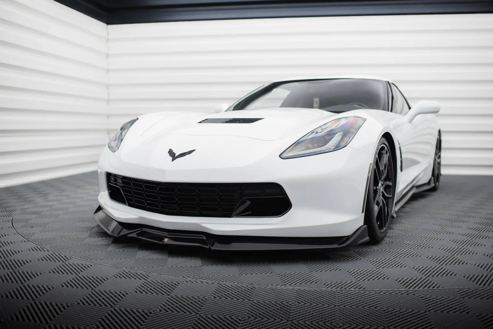 Front Splitter V.2 compatible with Chevrolet Corvette Stingray / Z06 C7