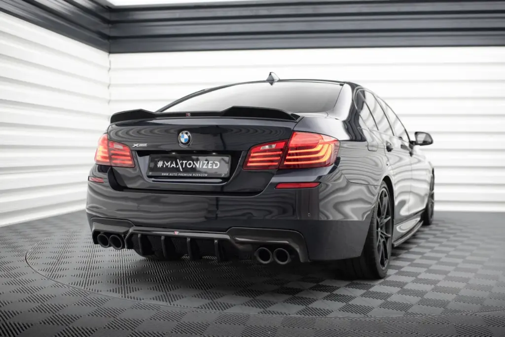 Rear Valance V.2 compatible with BMW 5 M-Pack F10 / F11 (Version with two double exhausts)