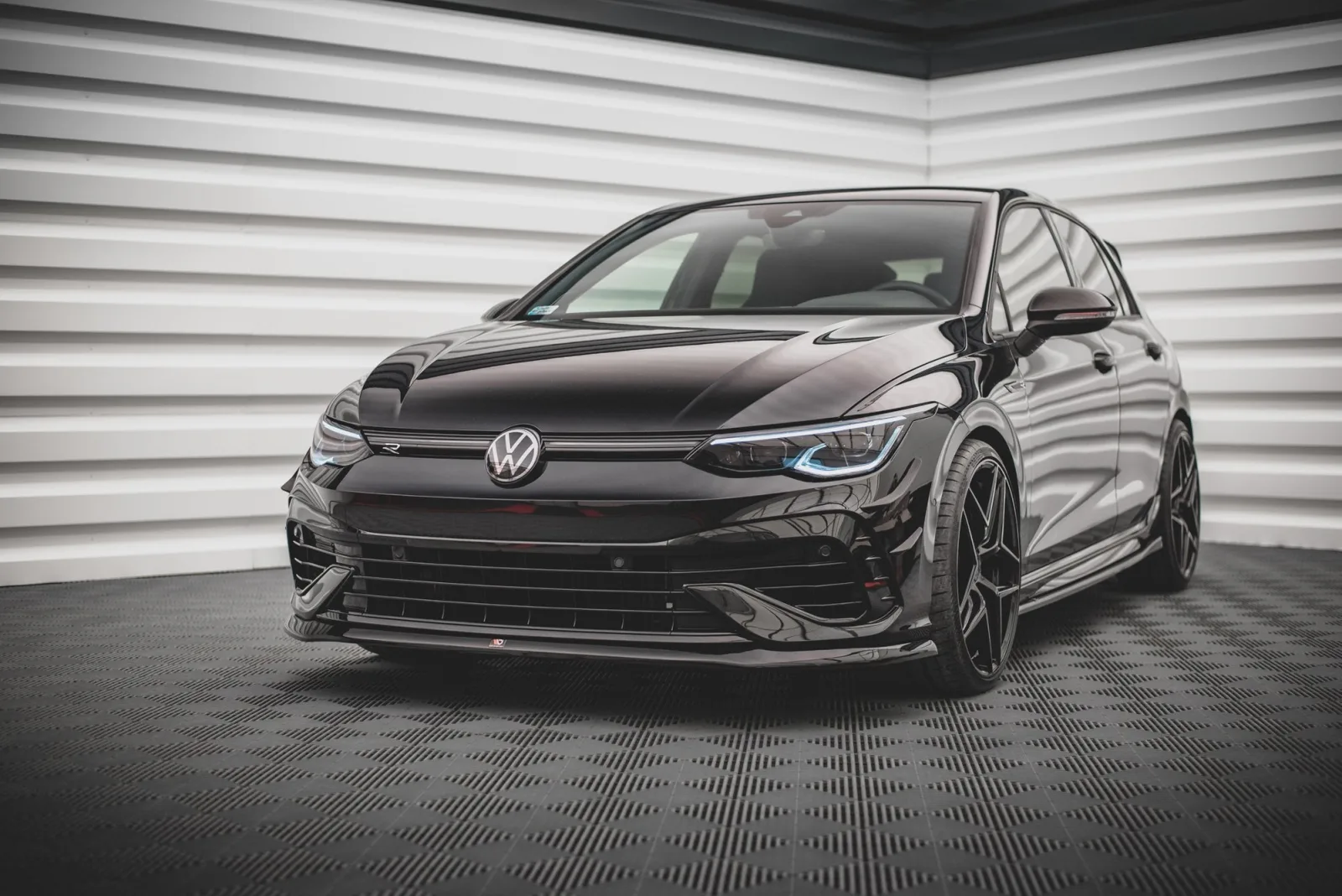 Front Splitter V.5 compatible with Volkswagen Golf R Hatchback / Variant Mk8