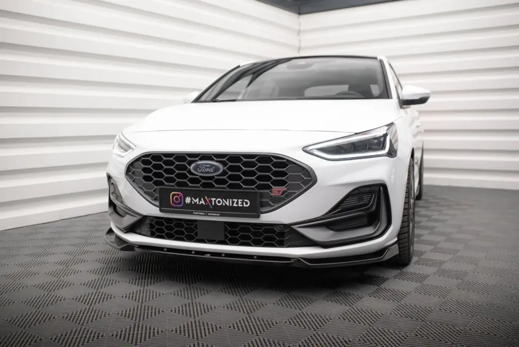 Front Splitter V.7 compatible with Ford Focus ST / ST-Line Mk4 Facelift