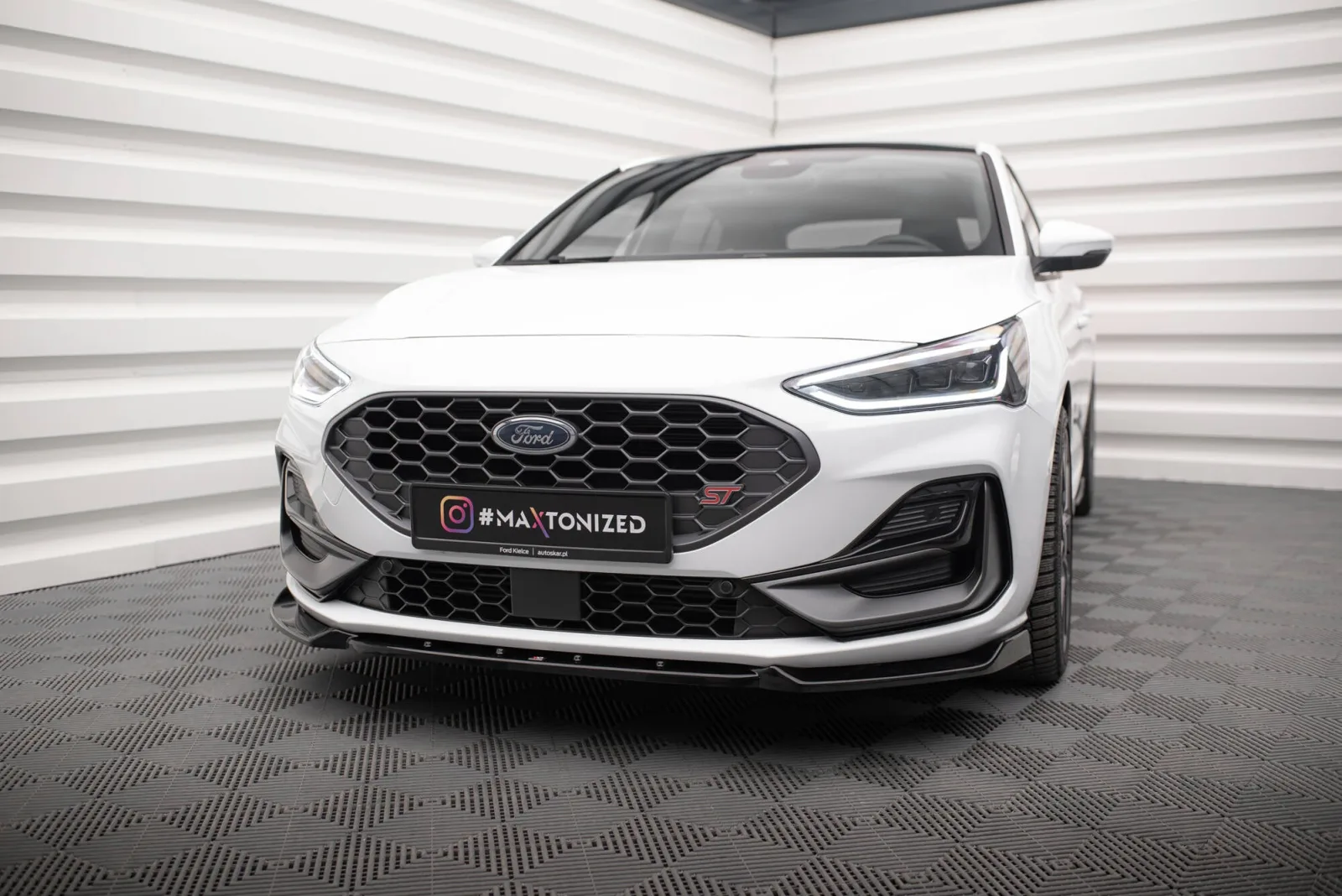 Front Splitter V.7 compatible with Ford Focus ST / ST-Line Mk4 Facelift