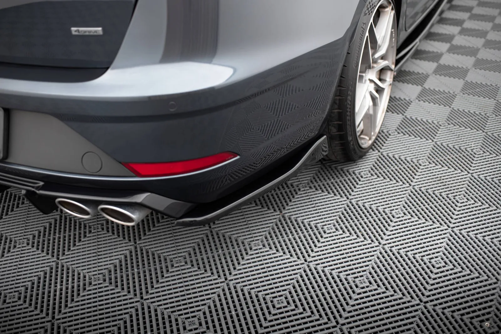 Rear Side Splitters V.3 compatible with Seat Leon Cupra Mk3 FL Sportstourer