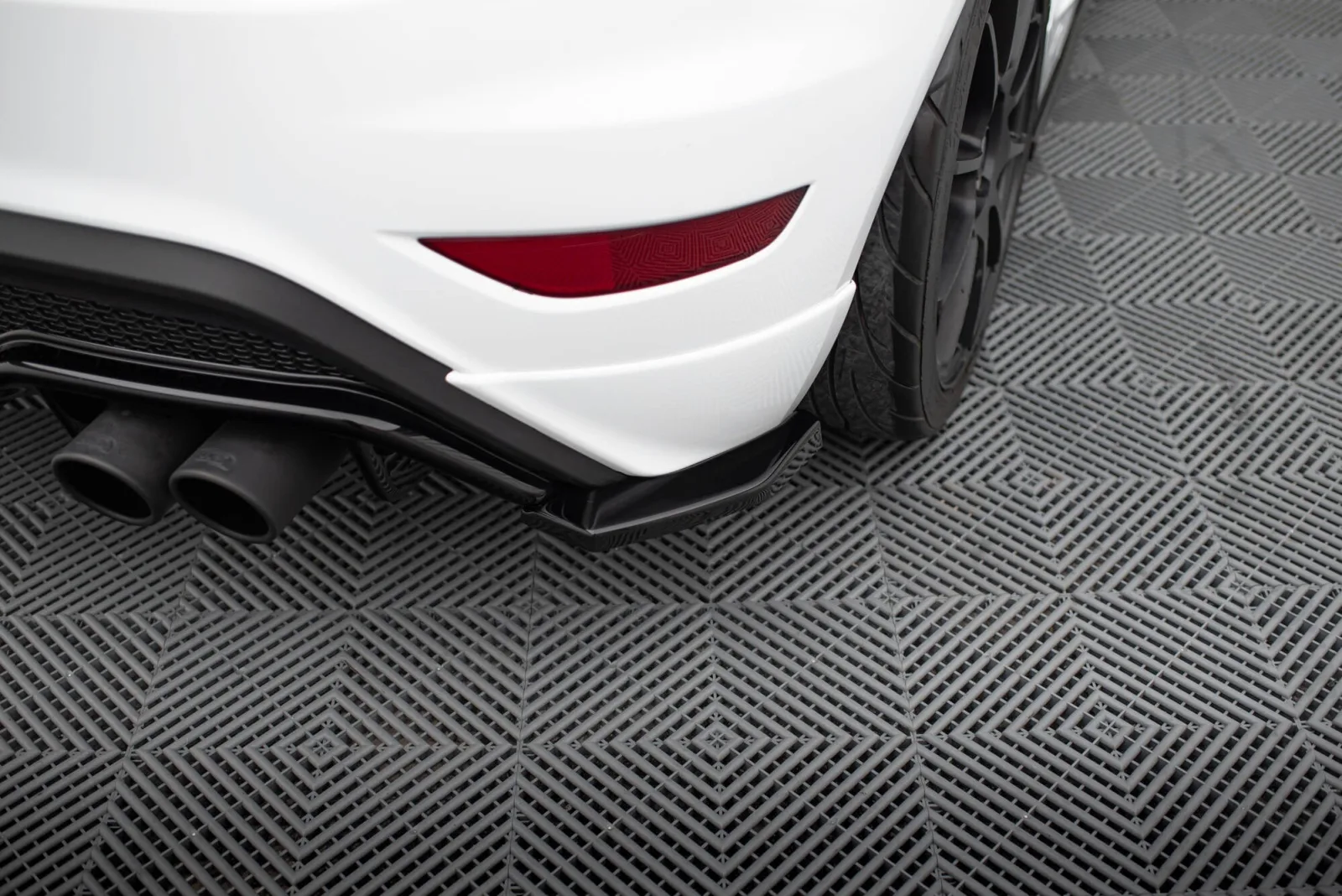 Rear Splitters V.3 compatible with Ford Fiesta ST Mk7 Facelift