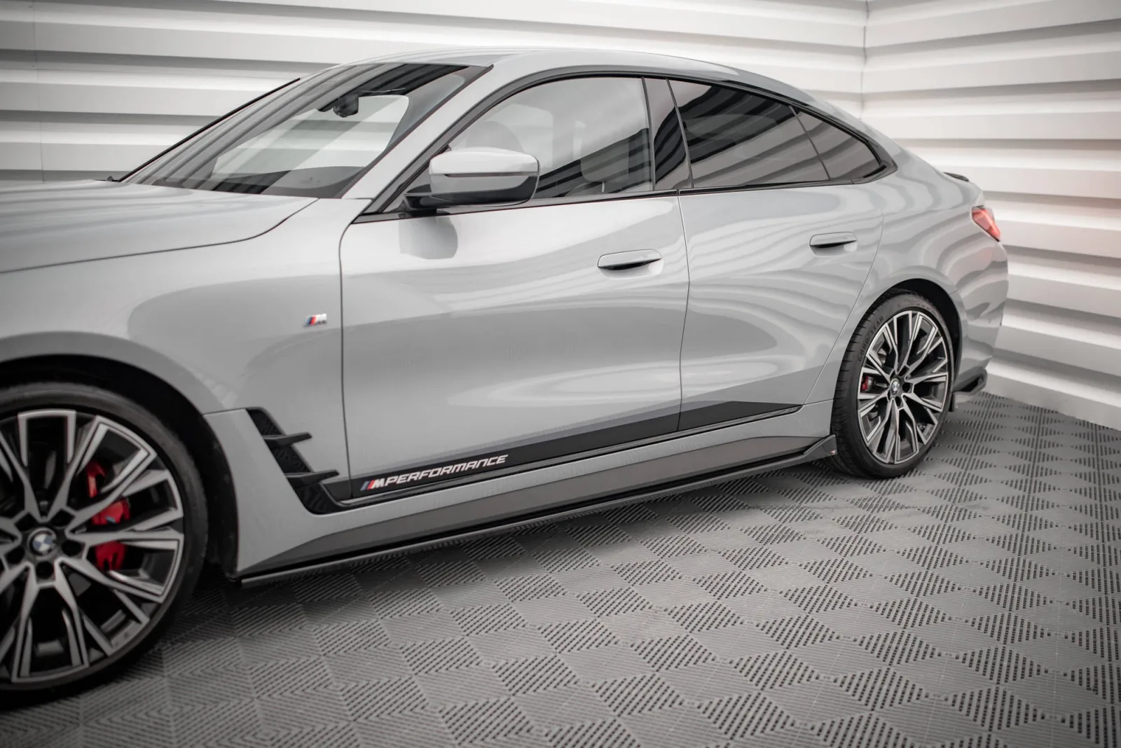 Side Skirts Diffusers V.2 compatible with BMW 4 Gran Coupe M-Pack / M440i G26